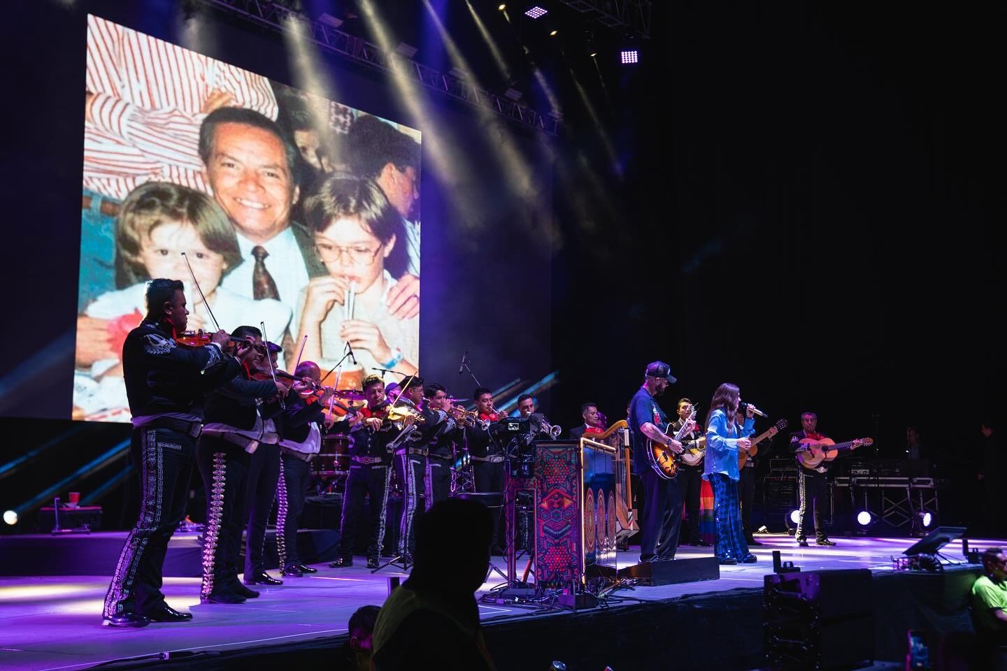 Jesse y Joy en concierto 1