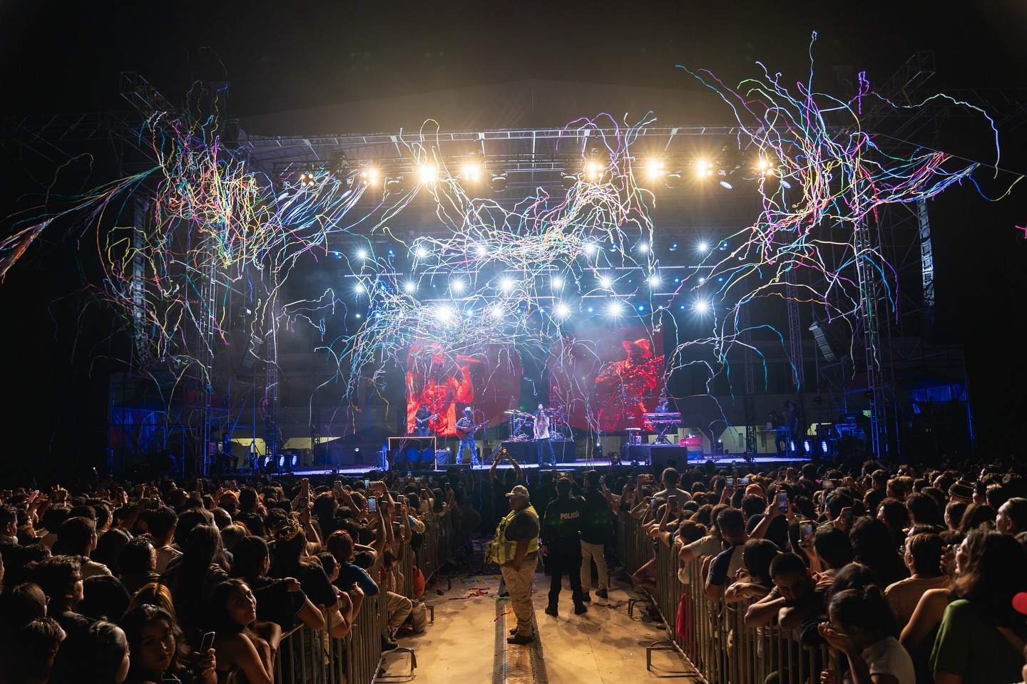 Jesse y Joy en concierto 8