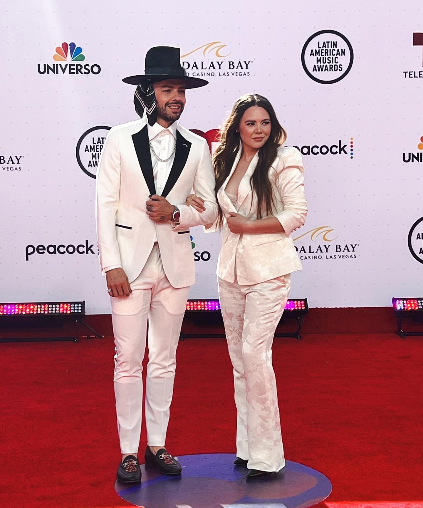 Jesse y Joy en premios Latin American Music Awards